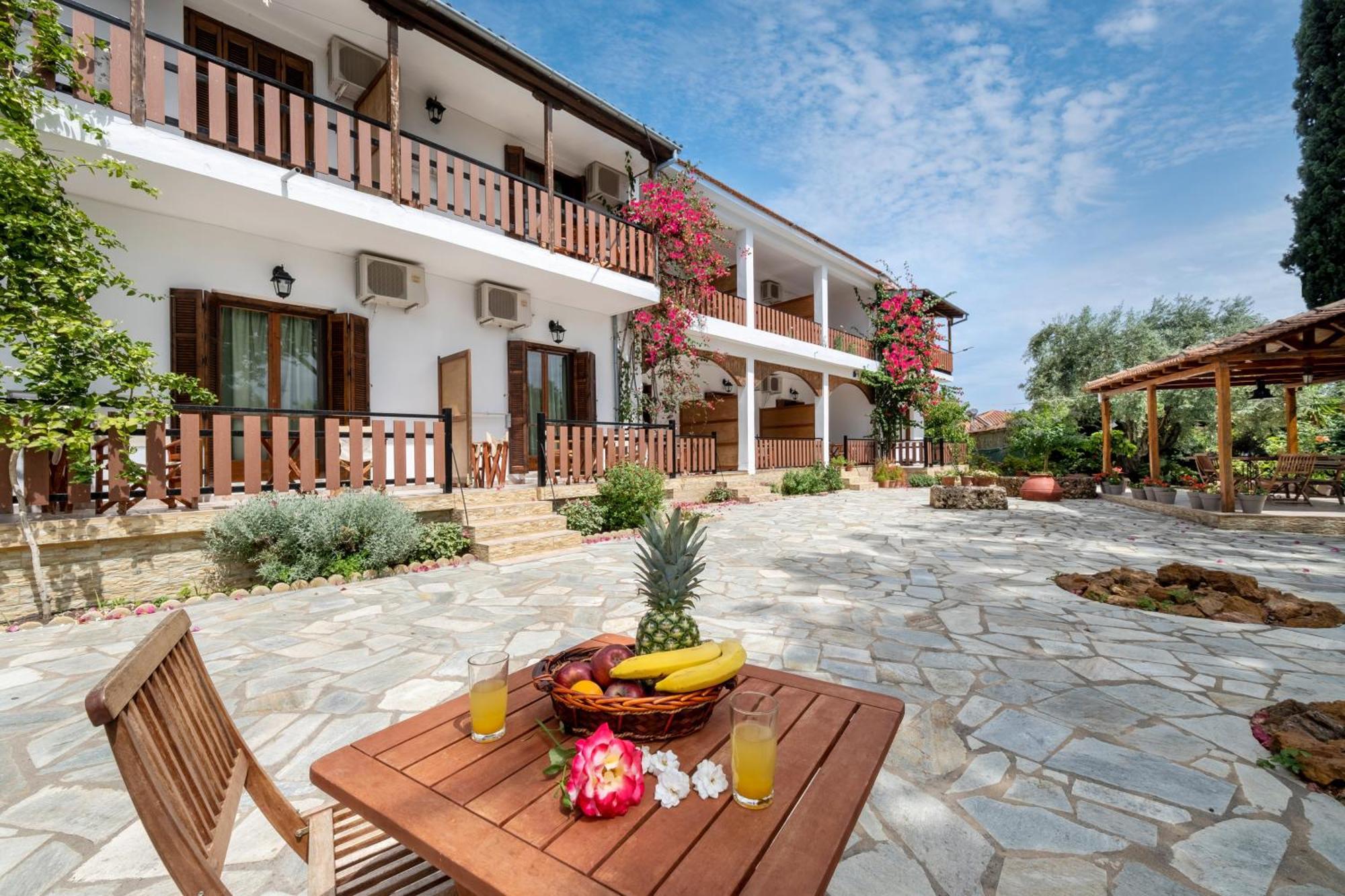 Vergonis Apartment *