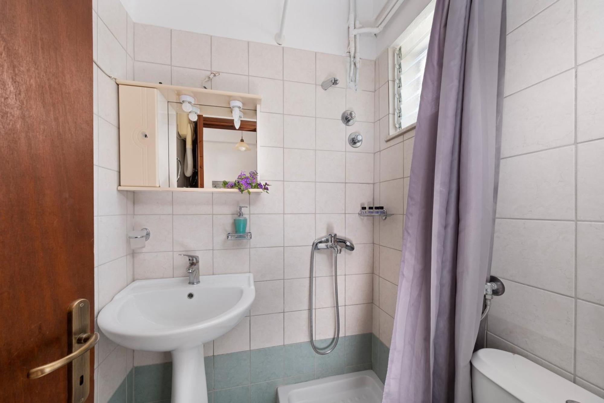 Vergonis Appartement *